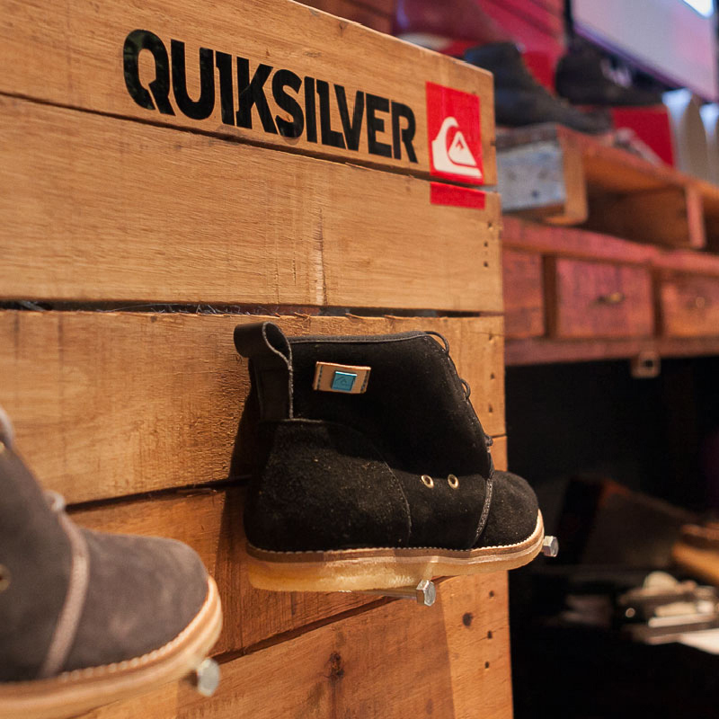  Diseño de exhibidores showroom Quiksilver